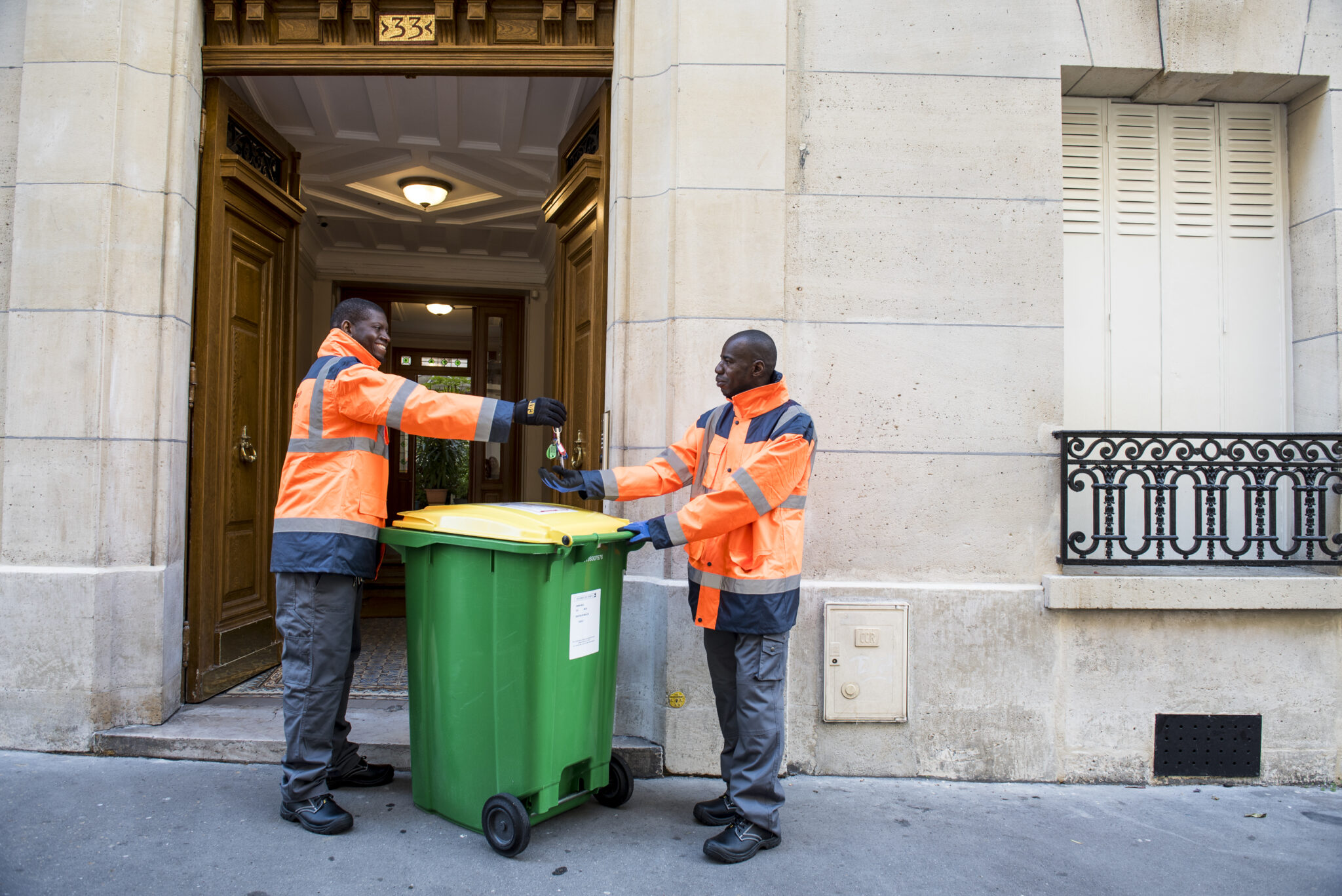 Sortie et rentrée poubelles à Paris Votre Solution Poubelles